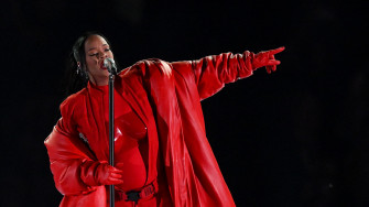 Watch A Pregnant Rihanna Perform All The Hits At Her Super Bowl