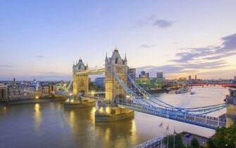 Bridge Screen London England Savers Tower Thames River