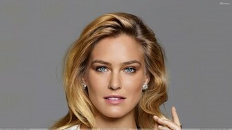 Bar Refaeli Wallpaper Photos Image In HD
