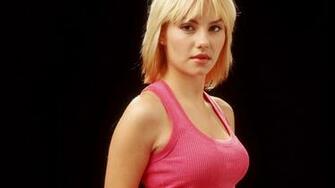 Elisha Cuthbert Wallpaper