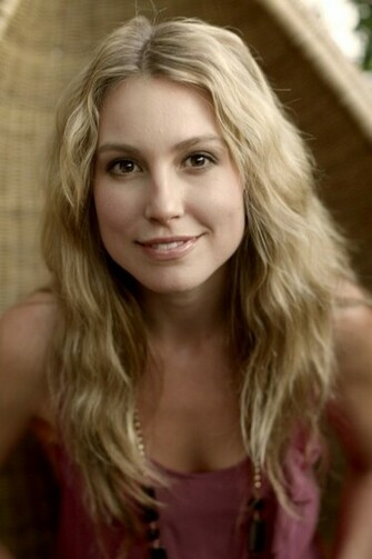 Full Sarah Carter Wallpaper