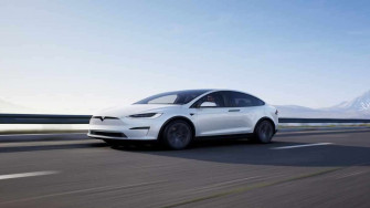 Bill Gates Has A Massive Short On Tesla Elon Musk Advises Not To
