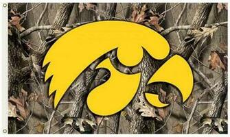 Amazon Iowa Hawkeyes Ft X Flag W Grommets Realtree