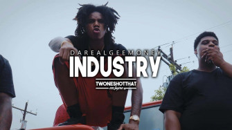 Gee Money Dripping In Riches Wallpaper