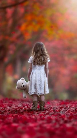 Autumn Sad Lonely Little Girl S White Laced Cap Sleeved