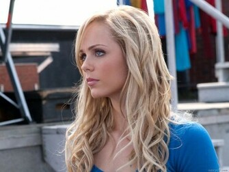 Laura Vandervoort Wallpaper
