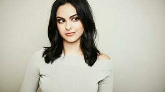 Camila Mendes Wallpaper