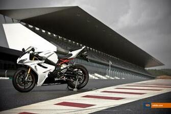 Triumph Daytona R Wallpaper Mbike