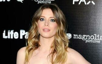 Gillian Jacobs Wallpaper