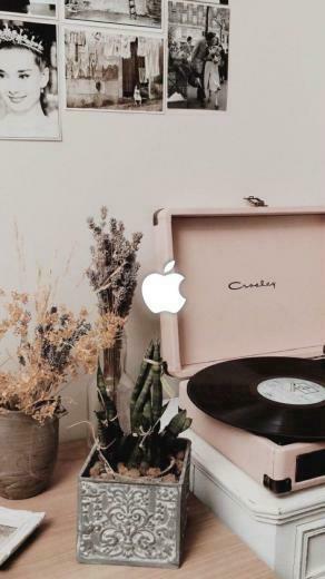 Vintage iPhone Wallpaper