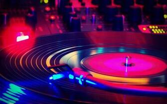 Turntables Wallpaper Turntable Record Spinning Fast On Music
