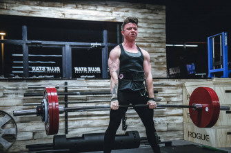 Weightlifting Man In Leggings Ele472bdrnq19y97 Wallpaper