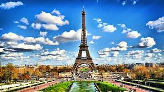 Eiffel Tower Desktop Wallpaper