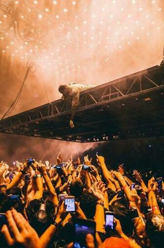 Wavy Af Background I Found Using This For My iPhone Kanye