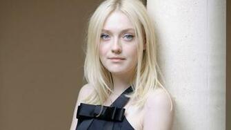 Dakota Fanning HD Wallpaper