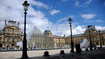 The Louvre Travel HD Wallpaper