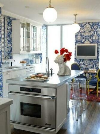 David Hicks The Vase Wallpaper From Quadrille Via Traditional Home