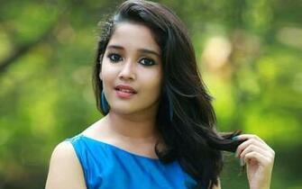 Anikha Surendran Cute Wallpaper Viji