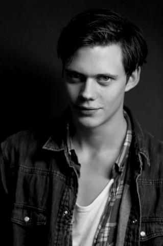 Bill Skarsgard HD Wallpaper 7wallpaper Net