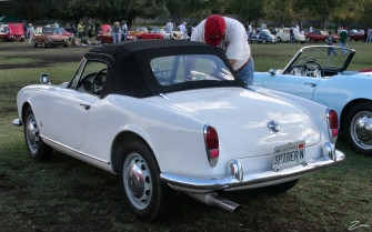File Alfa Romeo Giulia Spider White Rvl Jpg Wikimedia