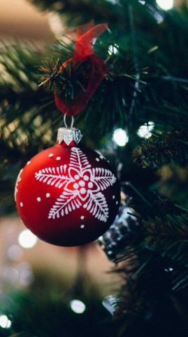 Christmas Tree Ball Decoration 4k Ultra HD Mobile Wallpaper