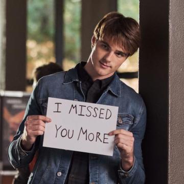 Kissing Booth Star Jacob Elordi Promises He Wasn T Miserable