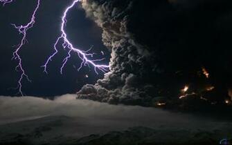 Wallpaper Volcano And Lightning X Widescreen