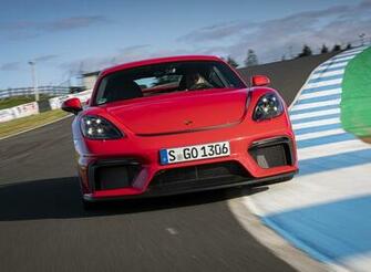 Porsche Cayman Gt4 Color Guards Red Front Wallpaper