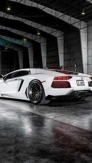 Lamborghini Huracan White Background Wallpaper
