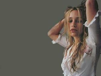Piper Perabo Wallpaper