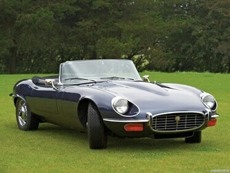 Jaguar E Type Roadster Wallpaper V12