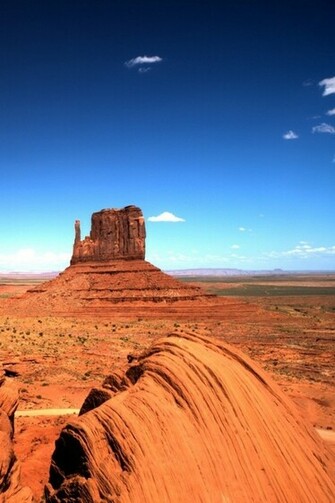 Red Monument Valley iPhone HD Wallpaper