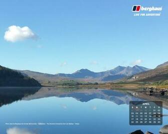 April Desktop Wallpaper Calendar