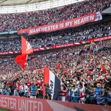 Manchester United Fans Furious With Tottenham And Sky After