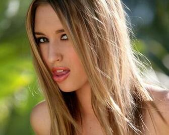 Shay Laren Lovely Wallpaper