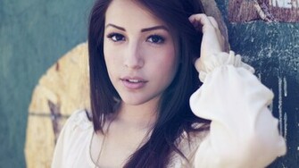 Chloe Gueit Beautiful Brunette Desktop Pc And Mac Wallpaper