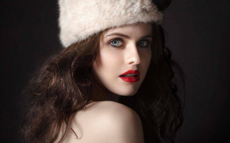 Beautiful Actress HD Wallpaper
