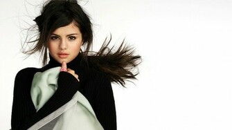 Selena Gomez HD Pictures Desktop Wallpaper Image