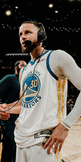 Stephen Curry Aesthetic Wallpaper In Steph