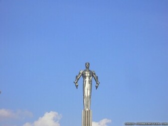 Yuri Gagarin Statue Wallpaper Crazy Frankenstein