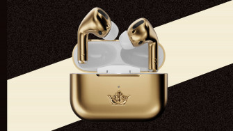 Golden Luxurious Airpods 7wk5s4hljrnsiu6s Wallpaper