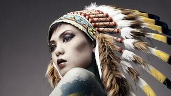 Women Artistic Fashion Feathers Head Dress Body Painting