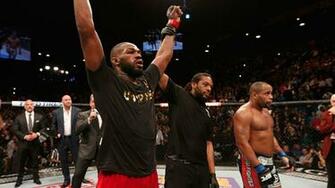 Ufc Jon Jones Gets Tested Early But Defeats Daniel Cormier