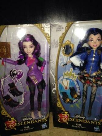 My Signature Mal And Evie By Dramadolllover