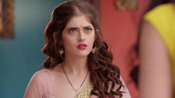 Celebrity Makeup Of Urvi Singh From Hamari Bahu Silk Episode
