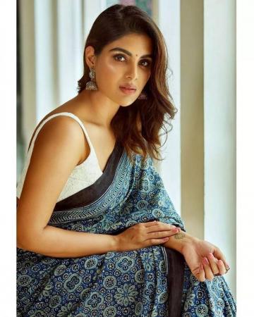 Samyuktha Menon Photos HD Image Pictures Stills Of