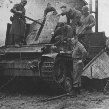 Panzer Wallpaper For iPad iPhone Lone Sentry