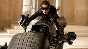 Anne Hathaway Catwoman Wallpaper