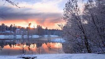 Beautiful Winter Cold And Morning Lake X Close
