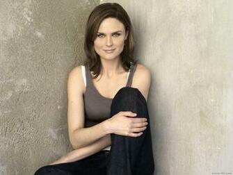 Emily Deschanel High Quality Wallpaper Size Of